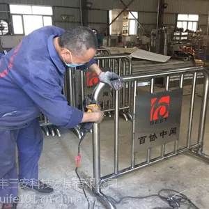 信阳不锈钢移动铁马厂家直销价格优惠