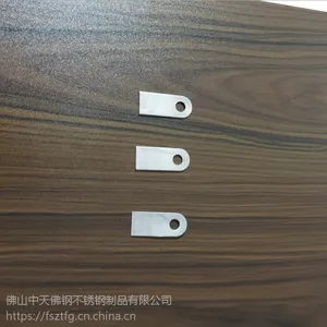 厂家直销 门窗配件不锈钢焊片角码 耳仔 不锈钢焊片小孔大孔 支持定做