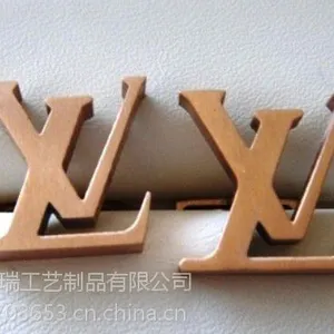 哈尔滨冲压徽章厂家,个性金属徽章定做价格,锌合金勋章设计制作