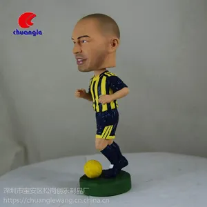 供应树脂仿真人公仔外贸工艺品 光头佬摇头娃娃