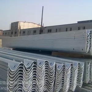 护拦板厂家 高速公路护栏网 铁丝网交通安全设施护栏价格新疆
