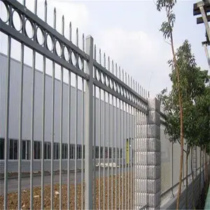 山东铁艺围栏 方管隔离栅 公园外围栏杆