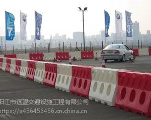供应河塱塑料水马 吹塑水马批发