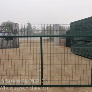 铁路护栏网是重要的交通基础设施,安全性与实用性在要求上更加的严格。