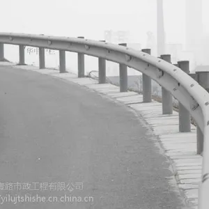 护栏标准的锌层是多厚?广东交通安装防阻栏,高速公路防护栏,道路交通标志加工商家