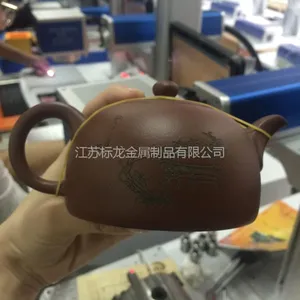 �Ϻ��Ͼ�����***Ʒ�����ǳ���ϸ���⼤�������ױƷҺ�����ֻ���Ļ UV�����̻�