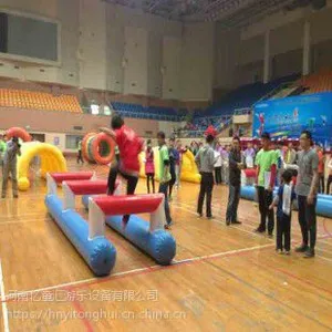 趣味运动会道具超级障碍赛 充气毛毛虫 拓展训练道具生产厂家