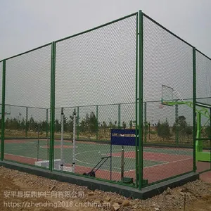 振鼎 厂家直销 体育场围栏网厂家 体育场勾花护栏网 喷塑绿色铁丝围栏网 铁丝围栏网批发