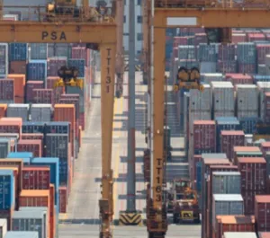 ���˵��Ĵ����Ǹ�����иۿ���ص����ͻ��人�а���DHL�Ĺ��ʿ������������