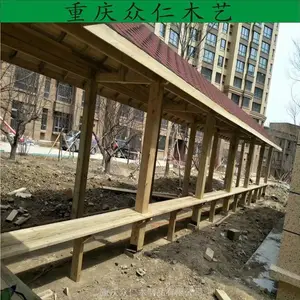 公园传统木结构长廊 防腐木园林建筑长廊 碳化木茅草长廊施工安装 众仁木艺