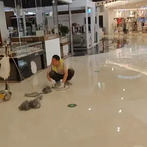 ��ҵ����ʯ�ķ��½ᾧ��ʯ��������ĥ�׹⣬��������澵��