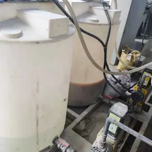 常州pe加药箱500L溶药罐500公斤液体储存桶带电机搅拌桶