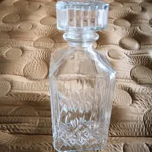 玻璃瓶生产厂家定制精白料钻石红酒瓶