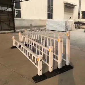 市政护栏赔付价格 锌钢市政护栏哪家好 公路中间的防护栏