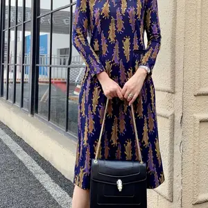 重工刺绣连衣裙 梦莎奴秋 品牌折扣女装 中大淑妈妈装 女装尾货市场