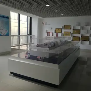 济南展台展柜制作 烤漆展柜 钢木结合展柜 贴皮展柜设计制作