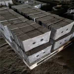 耐磨高铬合金方锤铸造板凳锤石英砂立式破碎机高锰钢配件