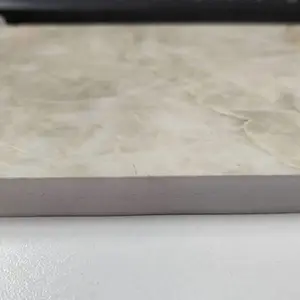 ����ֱ���͸�ʴPVC��Ľ���ģ�湤�̻��� PVC���ϰ�