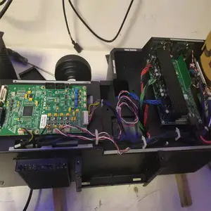 ����Ļƴ����ʾ��ԪͶӰ��DLP-67��ʾ�����