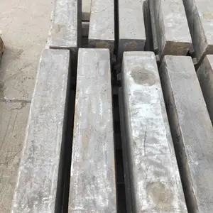旭晓铸造厂家大量 提供高硬度反击式破碎机板锤 高烙复合合金板锤制砂机锤头