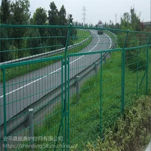 振鼎 扁铁焊接低碳钢丝高速围栏网 浸塑框架公路防护隔离栅