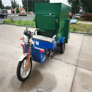 加工定制电动三轮撒料车 柴油机版喂料车 青贮秸秆饲料投料机