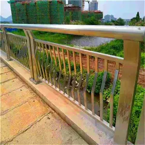 重庆不锈钢景观护栏,重庆甄乾鑫不锈人行护栏不锈钢管规格