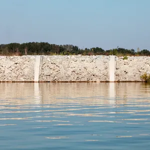 陕西西安河道护坡工程,混凝土护坡,石笼护坡过程施工