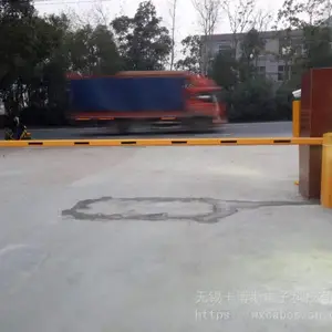 江苏车牌识别厂家 无锡卡博斯CBS-CP01四行屏无人值守车牌识别收费系统安装