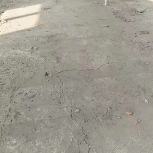 从 化仓库地面起灰处理-车间地板处理-固化剂地坪