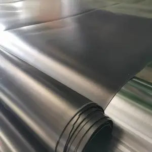 铺放与 HDPE 土工复合材料接触的各类材料