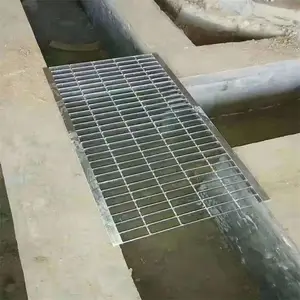 ��п������ˮ���ǰ� ���������͸ָ�� ӭ��������̤����