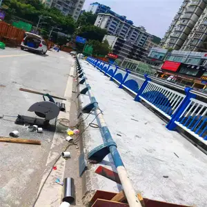 304不锈钢桥梁护栏价格_重庆甄乾鑫不锈钢人行护栏_重庆不锈钢管
