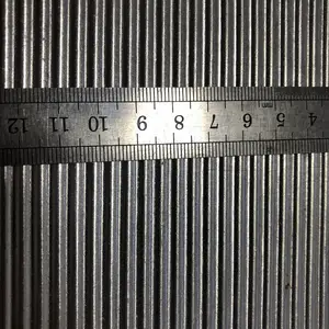 0.18-1个厚之间的横条纹/竖条纹花纹铝板
