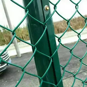 成都勾花网批发 包塑铁丝网 体育场球场围栏网 勾花护栏