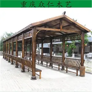内江景区碳化木茅草长廊 公园仿古长廊 小青瓦长廊施工安装 众仁木艺
