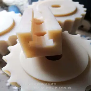 定制加工尼龙板条、挤出尼龙绿色衬条,尼龙条 扣条 流水线护栏 塑料配件