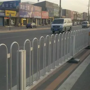 实心圆钢U型道路护栏 京式隔离栏