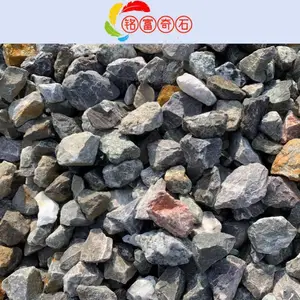 ������ʯ����Сʯ�ӣ��ݳ�1-3���ֺ�ɫ��ʯ����ɫ��ʯ�̻���׺ʯ