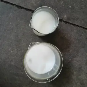 乳胶制品离型剂龙得润水性脱模剂黑色现场选料