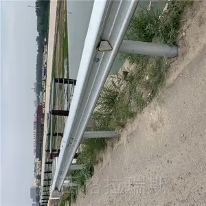 运城稷山县乡村公路波形护栏波形梁钢护栏景区防撞护栏现货直销