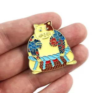 订做维尼熊徽章 合金30*30mm珐琅工艺胸章 用于胸前佩戴或包包装饰