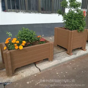 市政道路花箱工厂直销 仿酒桶花桶 市政道路景观花箱水泥仿木花箱