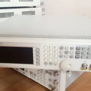 ��������ά�޶��ְ������źŷ�����N5182A,N5183A,N5182B��