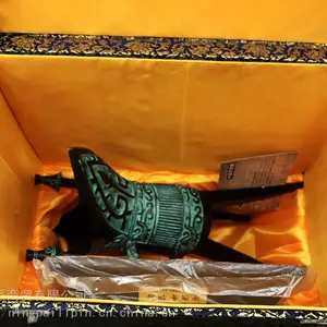 ����ͭ���� ��ͭ������ ������ɫ�¹���ͭ���ƾ��ڼ�