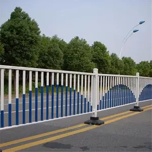 镀锌管市政护栏 城市交通镀锌喷塑钢隔离栏 人行道路安全防护栏