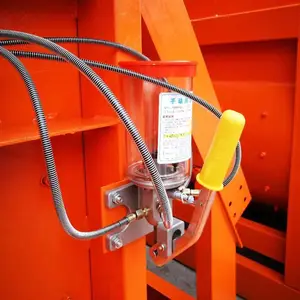 混凝土搅拌机用透明塑料壳手动润滑油泵手摇式1.2L油桶黄油注油器