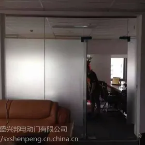深圳科技园艺术门水晶门玻璃门热卖风格,来电维修电动门不拖延