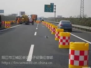 供应阳东高围栏水马 滚塑防撞桶厂家