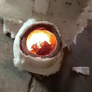 小型中高频熔炼炉,废金属,垃圾金属熔炼成型,剔除杂质,使其焕然一新